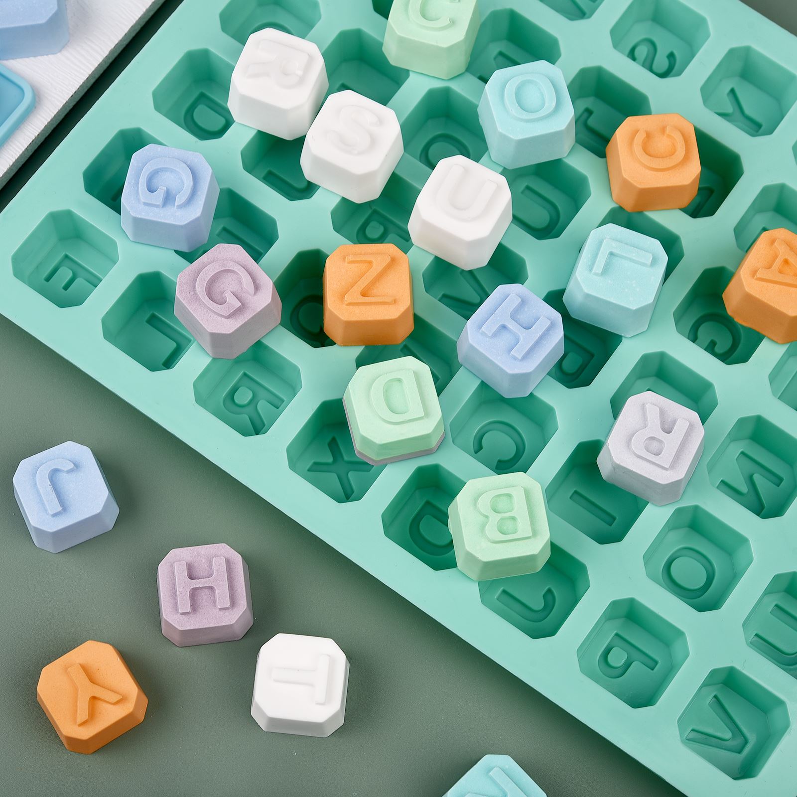Molde de silicone com 48 letra - Soap Making Party avaliação e preço
